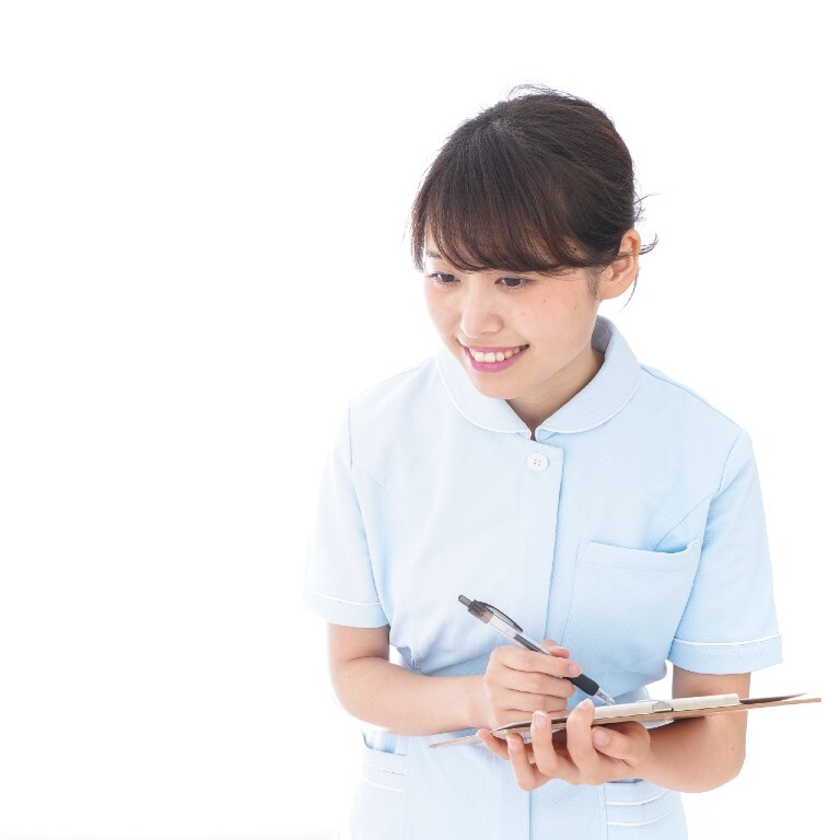 表情や反応から緊張状態を観察する